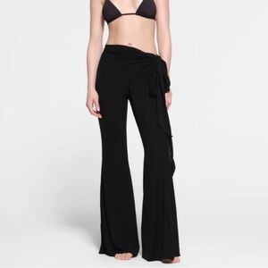 SKIMS Summer Mesh Side Tie Wrap Pant in Onyx